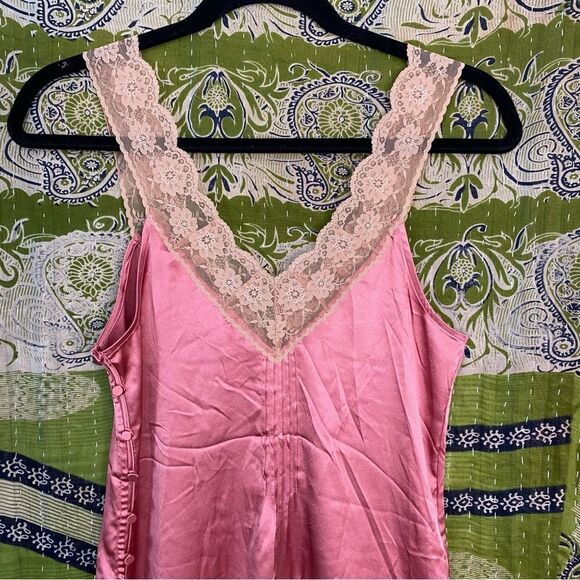Rare Y2K Victoria’s Secret Satin and Lace Pink Romper Size Small - Picture 8 of 15